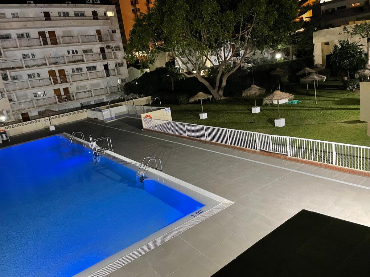 Apartamento Totalmente Reformado Con Piscina Y Jardines Al Lado De La Playa De La Carihuela Торремолинос Экстерьер фото